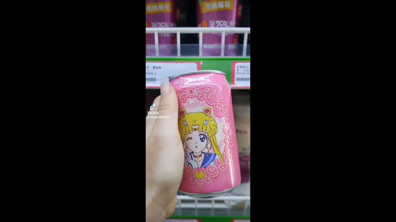 Sailor Moon mukbang 