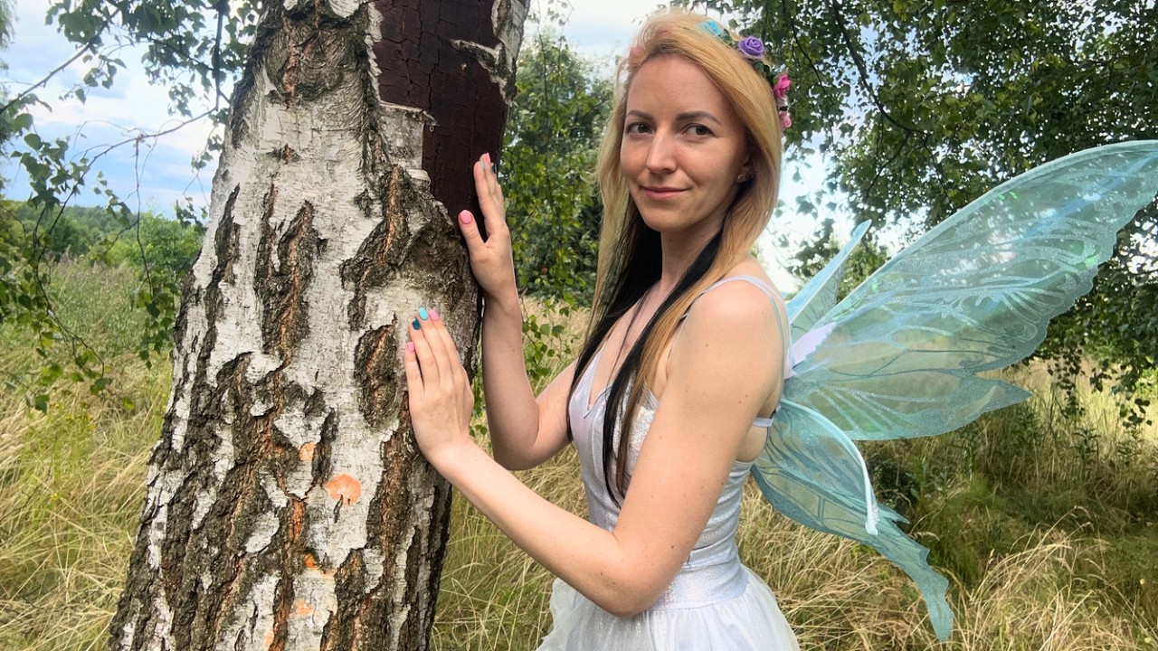 Jak zrobić wianek z liści, róż i światełek LED – pomysł na stylizację wróżki🌿🧚‍♀️