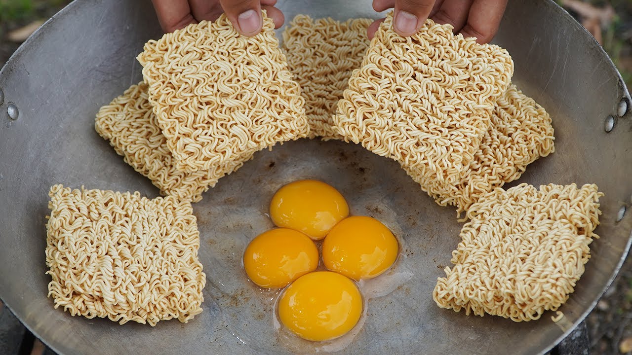 Tasty Eggs Fried Yellow Noodle Recipe / Kdeb Cooking