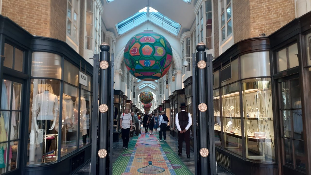 Luxury Shopping in London's Beautiful Burlington Arcade | London Architecture