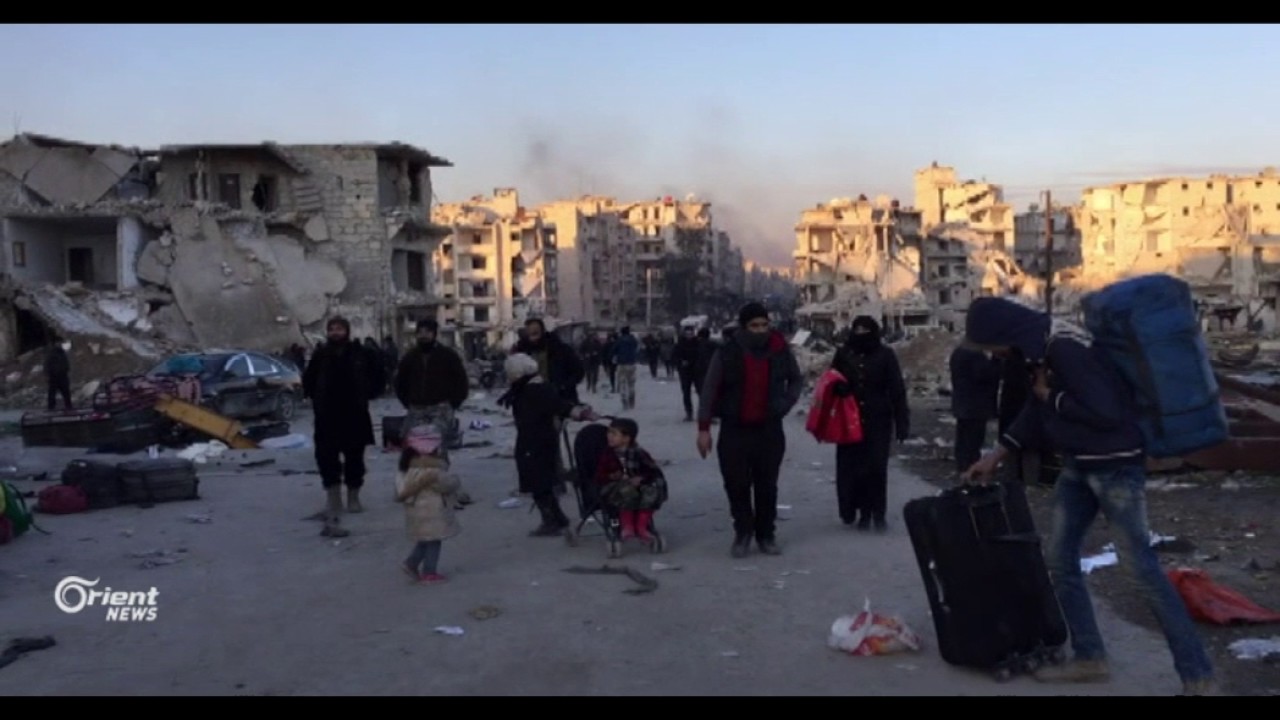 الآلاف من مهجرين حلب ينتظرون الخروج للريف الغربي بظروف شاقة