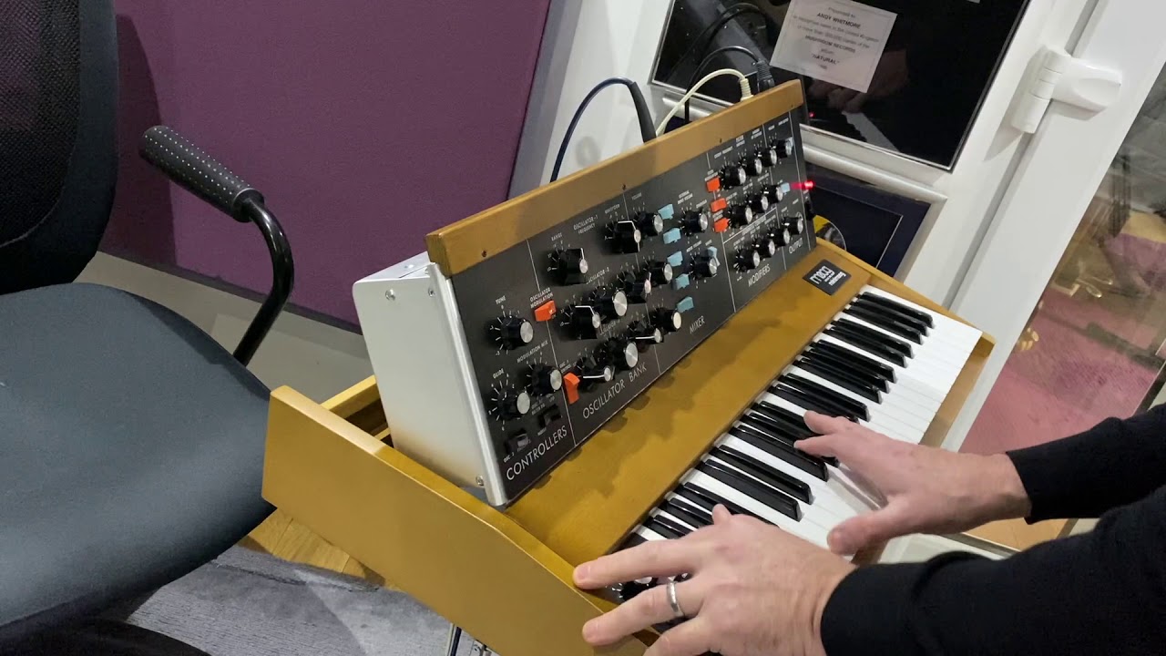 Minimoog Model D Reissue – 2016 - Sounds | Synth HQ DEMO & TUTORIAL