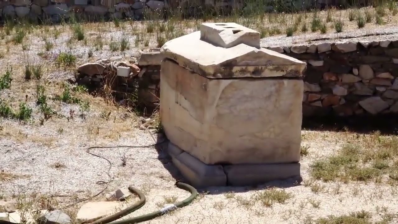 Haunted Paros : Parikia Ancient Necropolis