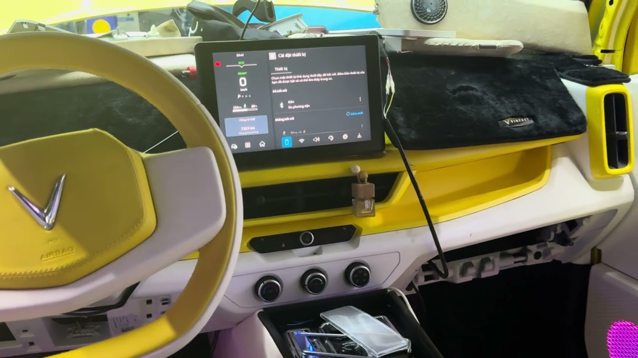 Review loa sub Harman / Kardon trên xe Vinfast VF3