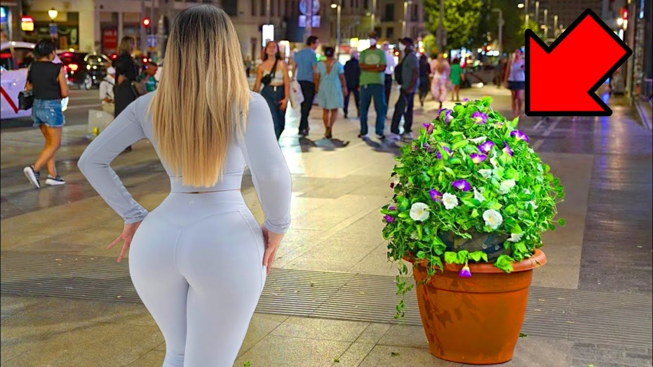 Bushman Prank: Scaring a Lot Of People in Spain !!!