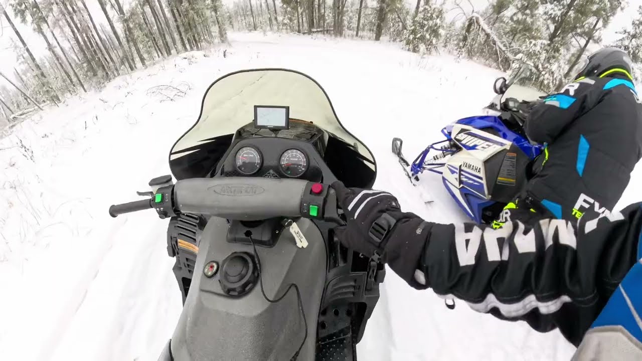 Heading back to Woodridge, Man. 🇨🇦 on our bigger snowmobiles