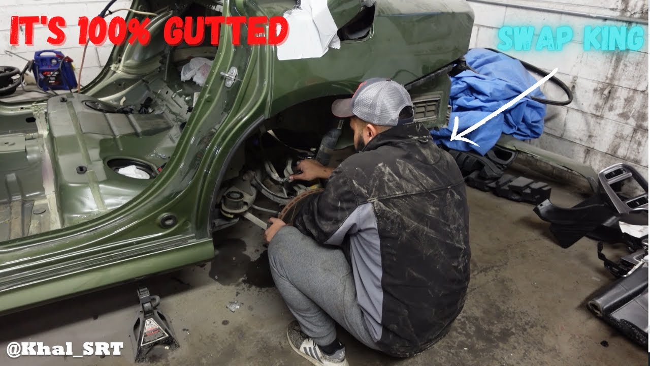 BUILDING A CHRYSLER 300 SCAT PACK 392 PART 3 **WATCH THIS**
