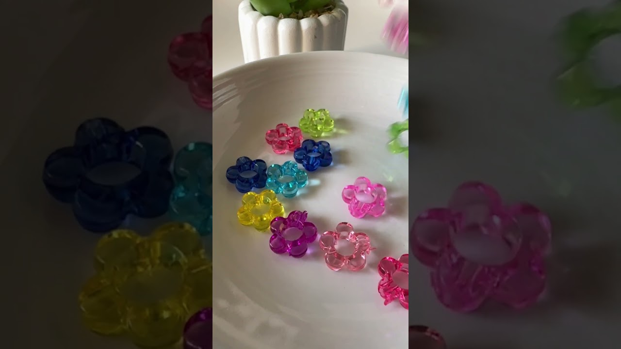 Cute Transparent Flower Beads for Diy beading Jewelry.