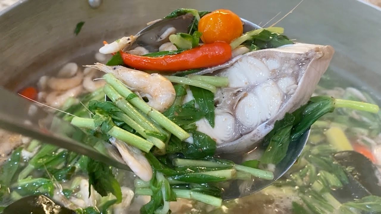 How to make FISH AND SHRIMP SOUR SOUP!! (Cambodian Recipe)