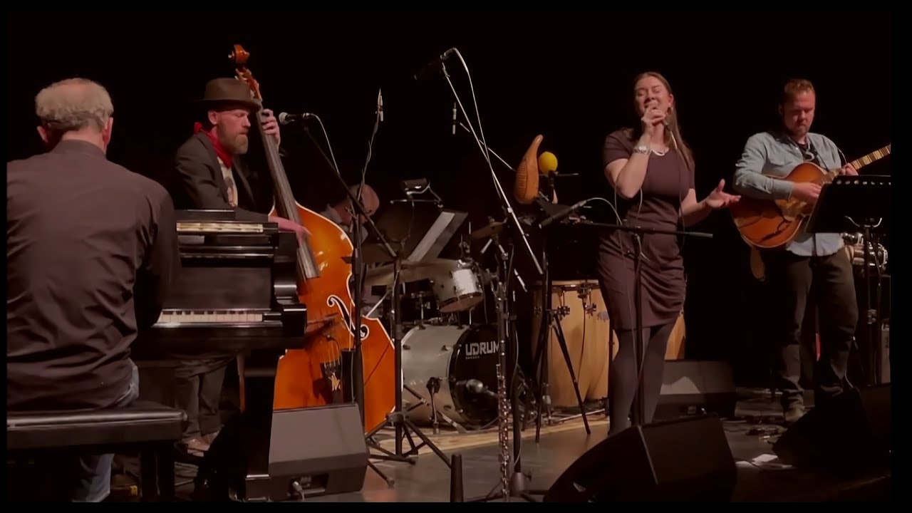 THROW IT AWAY - CARLING STEPHEN ft. THE WEBER BROTHERS Peterborough Market Hall (ABBY LINCOLN cover)