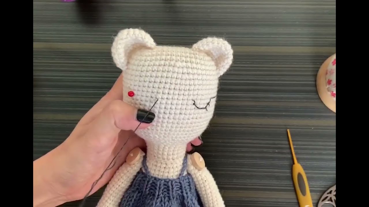How to embroider the eyes - by Lulupetitedoll