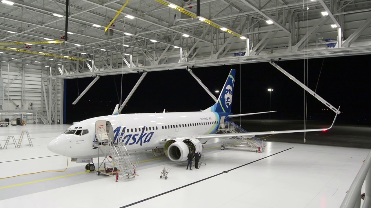 ASSA ABLOY Megadoor in LEED certified hangar