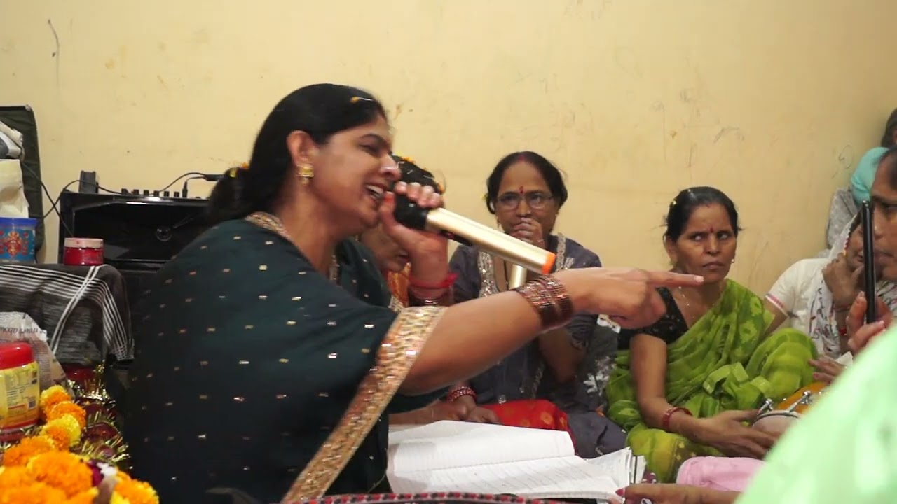 सखी री बरसाने में आज लाड़ली प्यार लुटाती हैं!!!! SAKHI RE BASNAME ME AAJ LADLI PYAAR LUTATI HAI!!!!