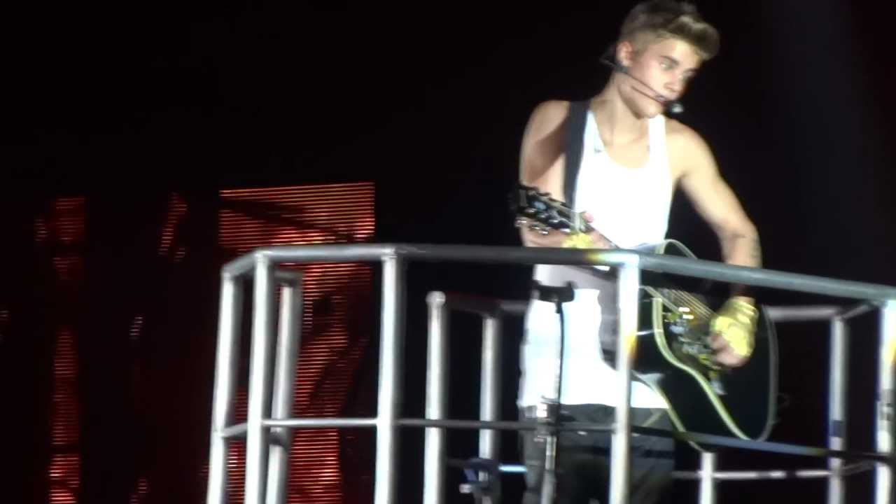 Justin Bieber Believe Tour 27/02/13 - Fall (HD)