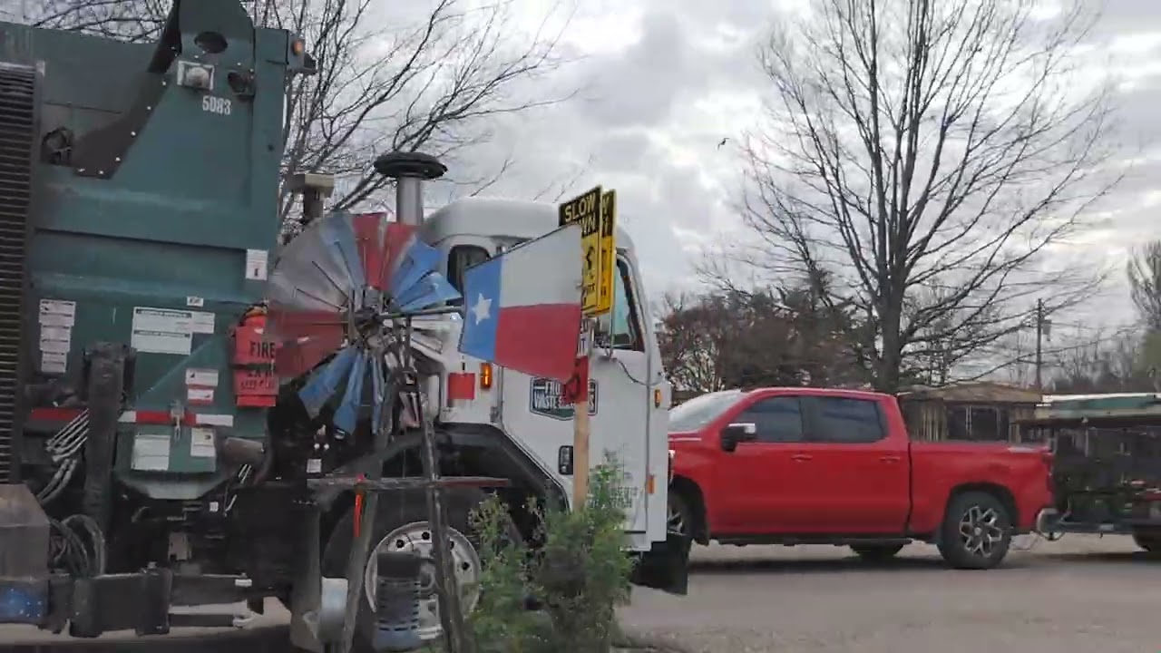 Frontier Waste solutions: Peterbilt 520 Mcneilus ZR #5083 on windy trash pt2