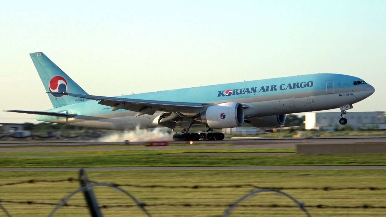 Chicago Weather Diversions MSP  777s