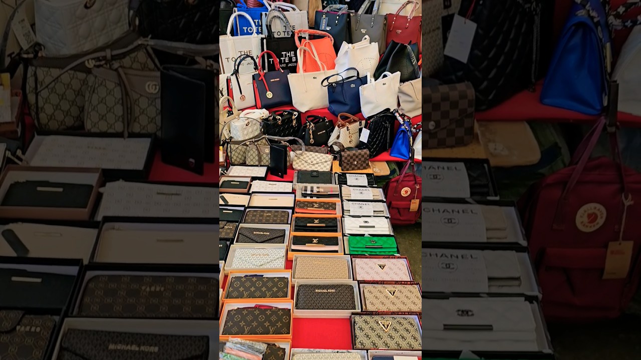 $10 REPLICA Bazaar! Istanbul 🇹🇷 #TravelVlog #Turkiye #Istanbul #Shopping #Islam #Muslim