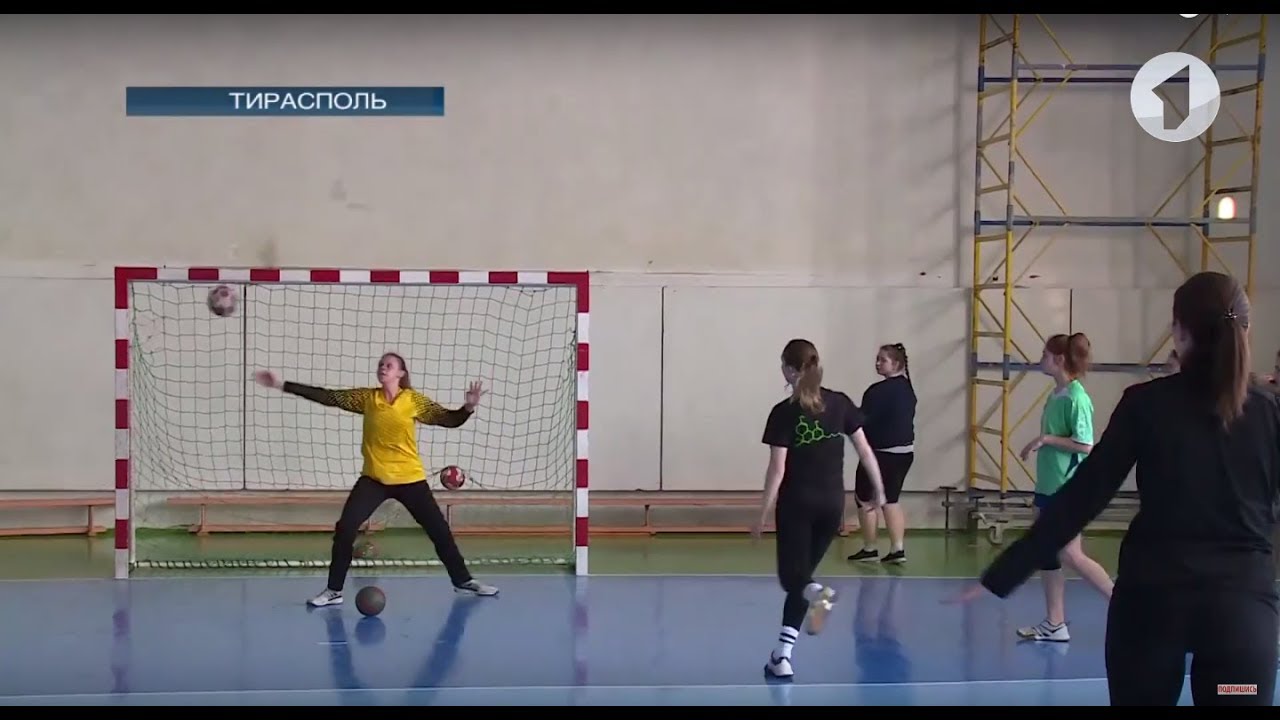 Спорт-ревю / Гандбол. Гандболистки ПГУ-СДЮШОР - серебряные призеры чемпионата