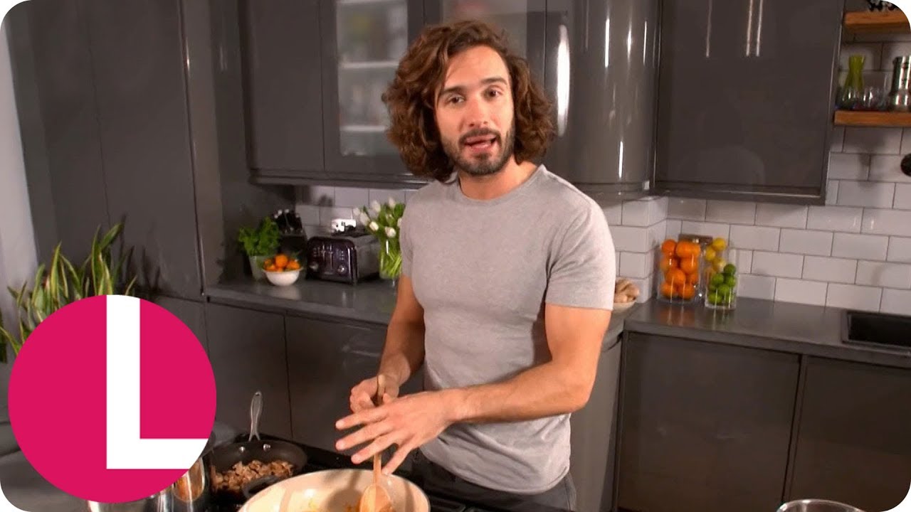 Joe Wicks' Meat Free Bolognese | Lorraine