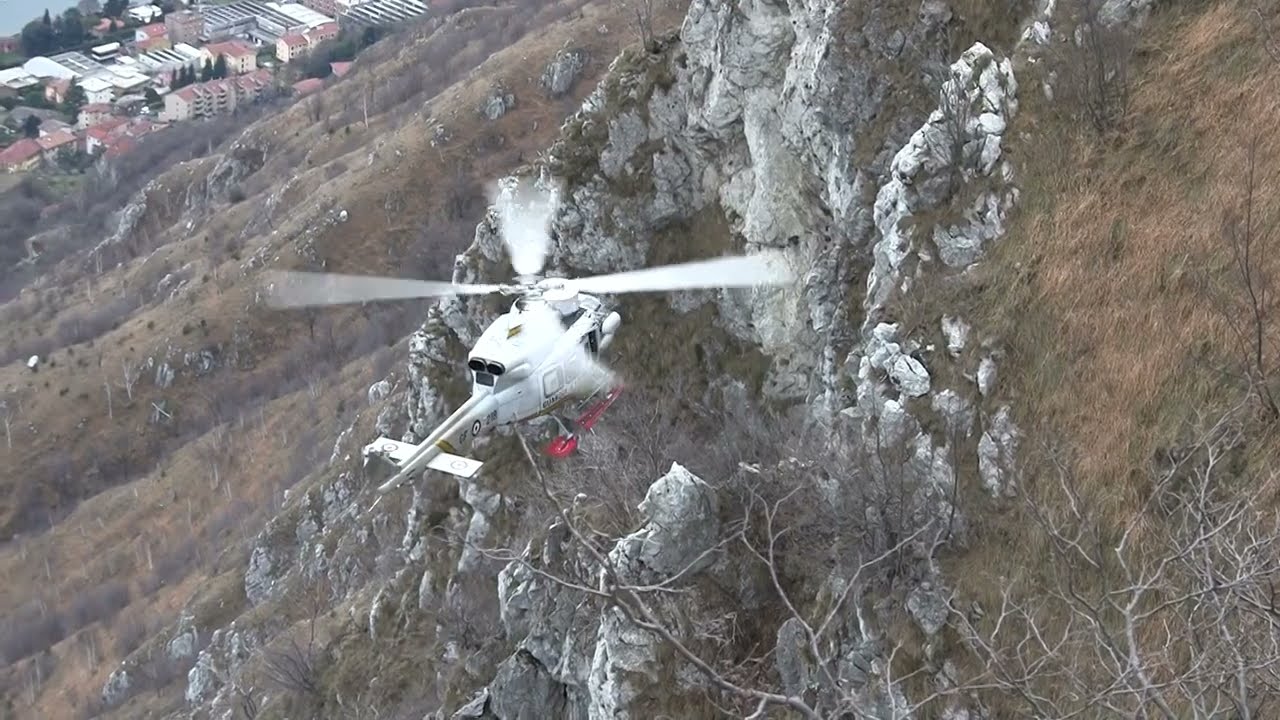 Elicottero Guardia di Finanza (( A questo Pilota e all'equipaggio va un applauso grande )) BRAVI...