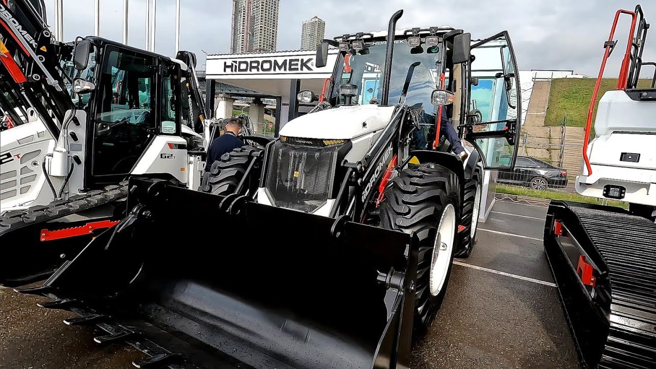 Встретил на выставке обновленный экскаватор погрузчик Hidromek !