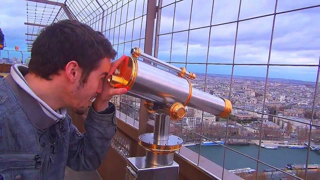 Slenderman na Torre Eiffel XD - Paris Cidade Luz