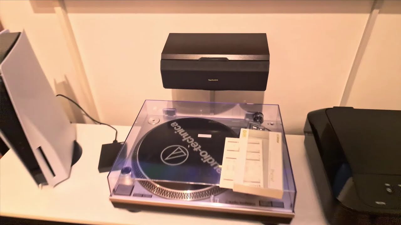 Demonstration of recording on DVHS Tape