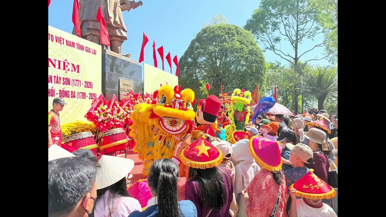 QUANG TRUNG - NGUYỄN HUỆ ANH HÙNG ÁO VẢI 