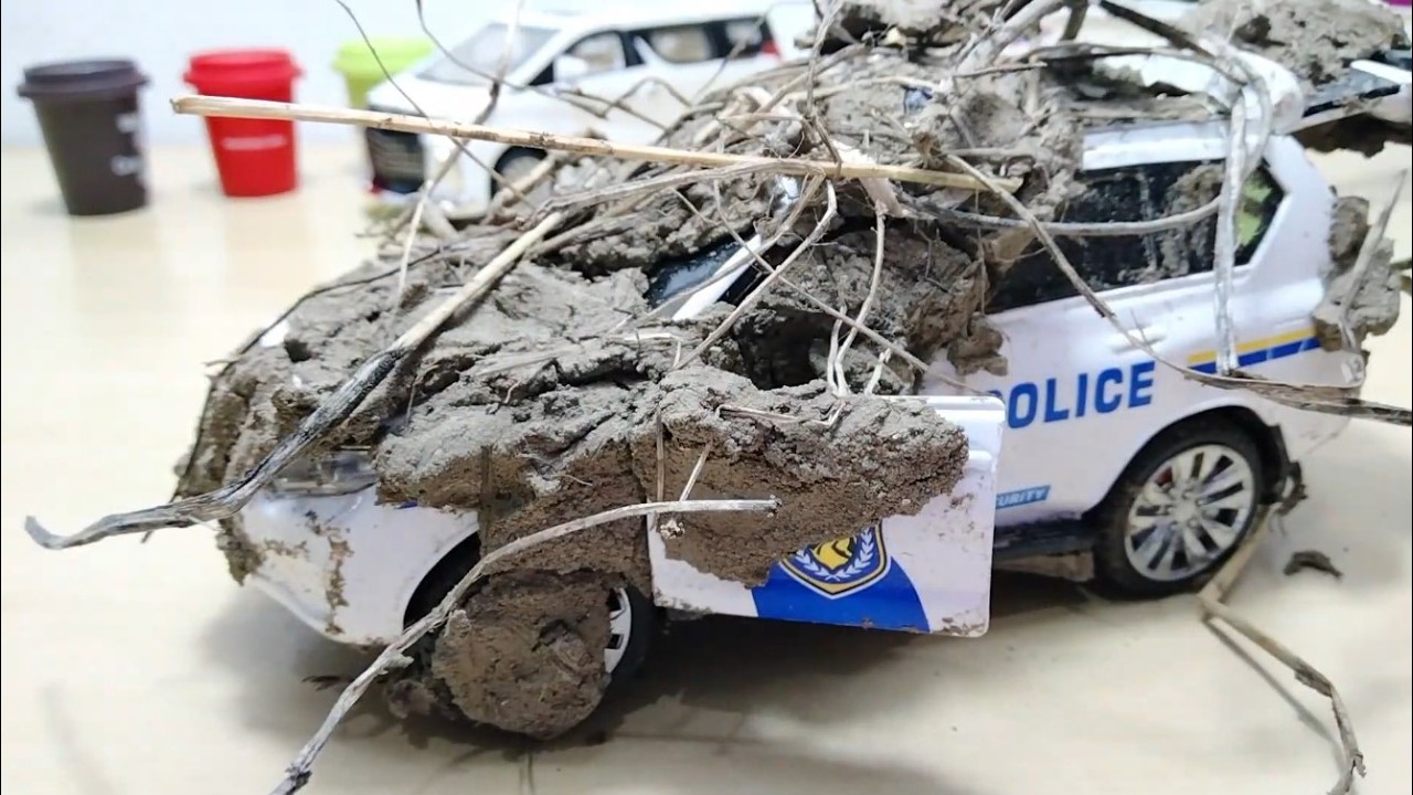 Menemukan Diecast Toyota Prado Yang Penuh Tanah, Membersihkan Dan Mencucinya Hingga Bersih