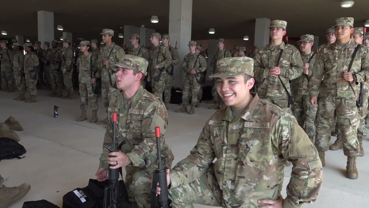 Выпускной 15 июня 2023 года для участников учебной программы базы Лакленд.