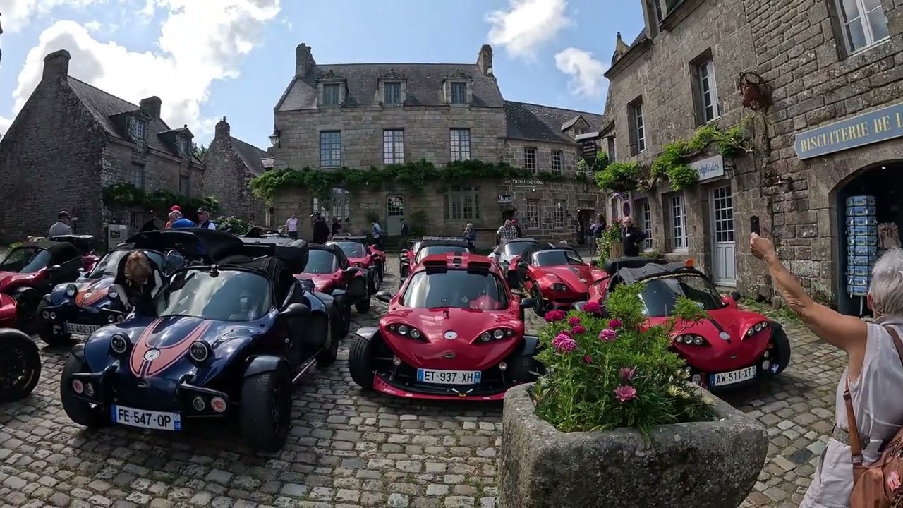 Roadtrip en Secma : la route de Locronan en passant par les Monts d'Arree ( video 4K )