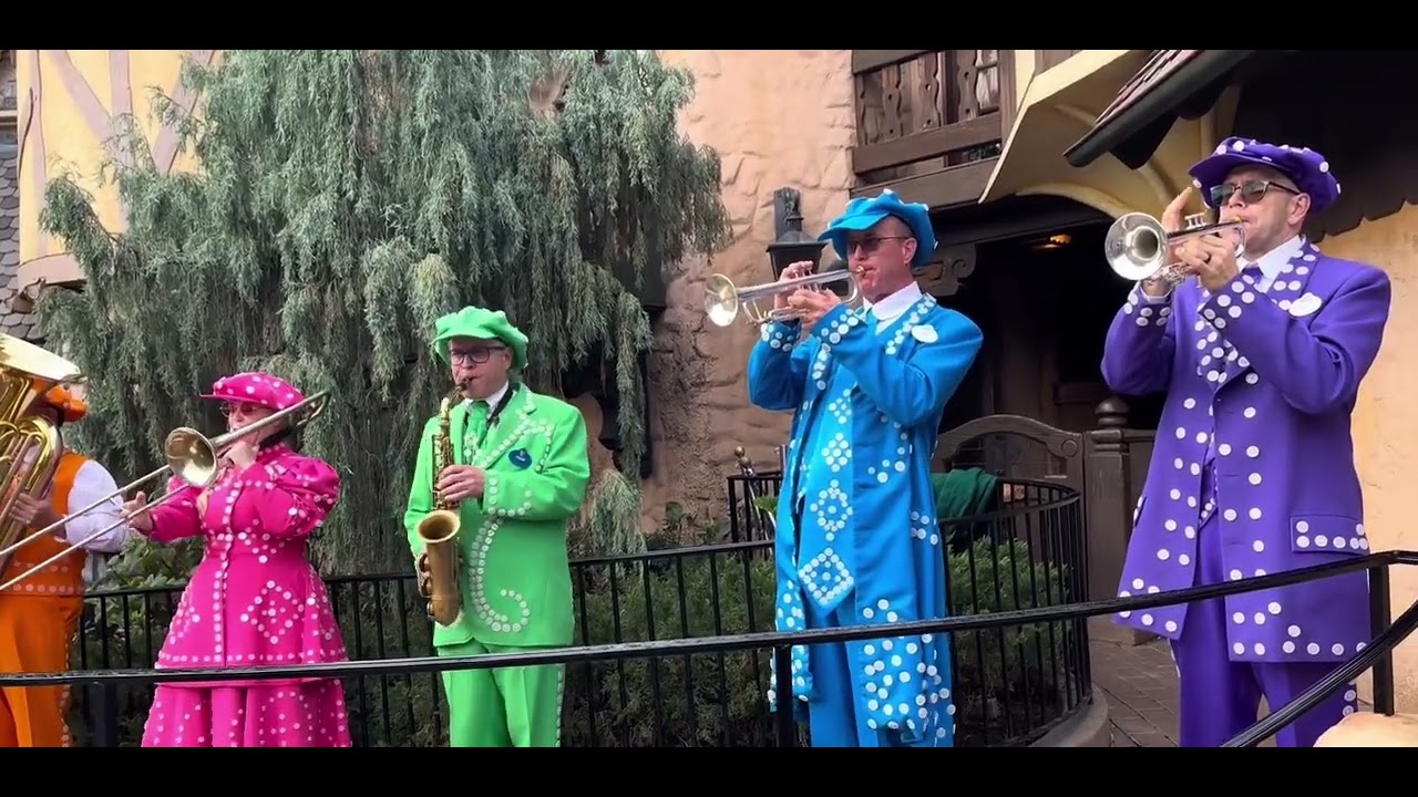 Pearly Band @Disneyland 