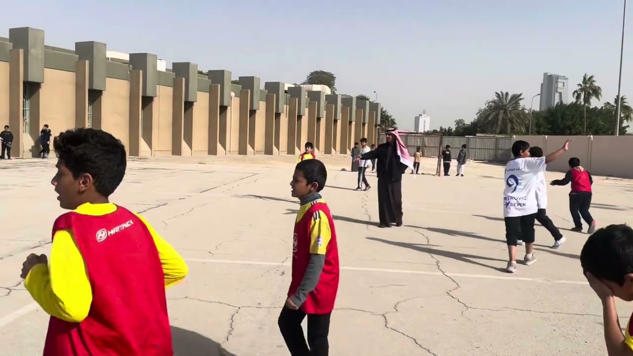 مباراة صف رابع أ ضد صف سادس بمدرسة النهضة الابتدائية بالحرس الوطني