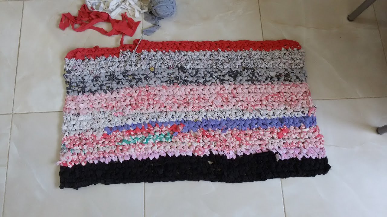 طريقة عمل سجادة صغيرة من ملابس قديمة بإبرة الكروشيه بطريقة بسيطة وسهلة جداً/DIY|HOW TO MAKE A RUG