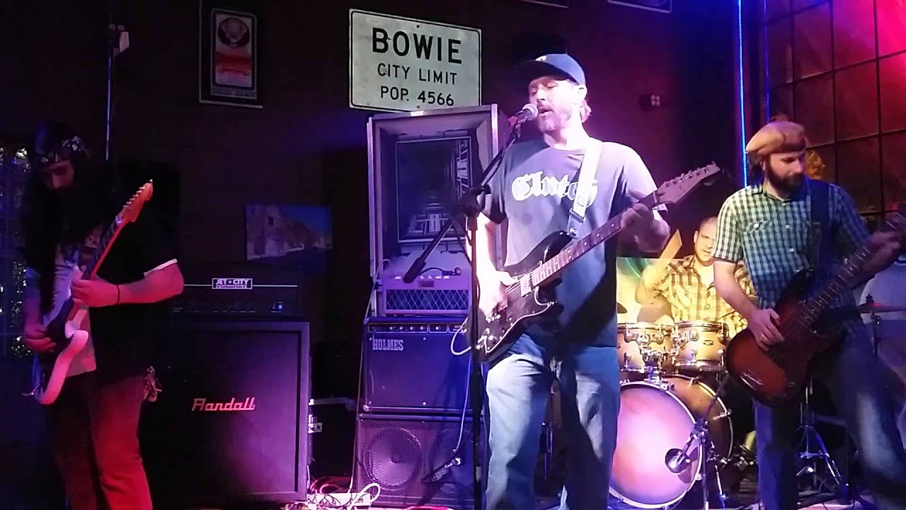 Wail Bone @the Underpass