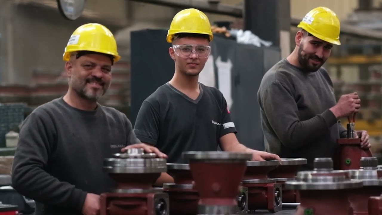 İzelmak Fabrikası: Yem Karma ve Katı Gübre Makinesi Üretimi