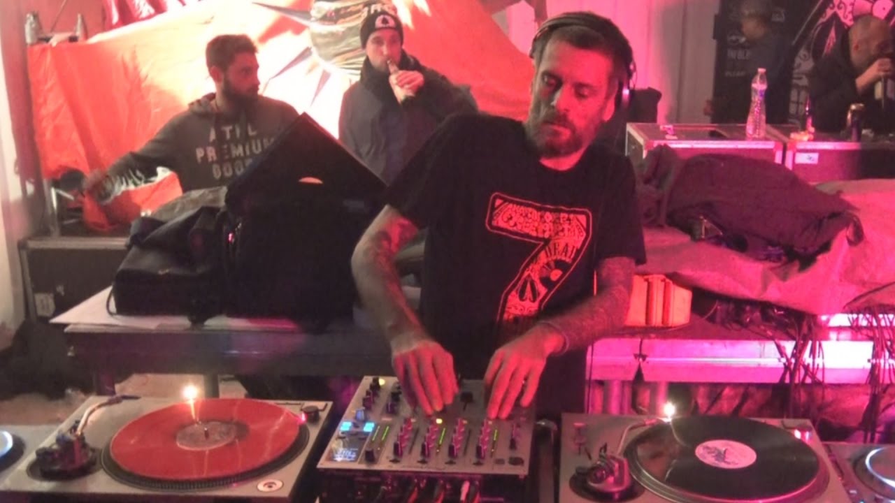 Manu le Malin RAVE ON THE DEAD 2