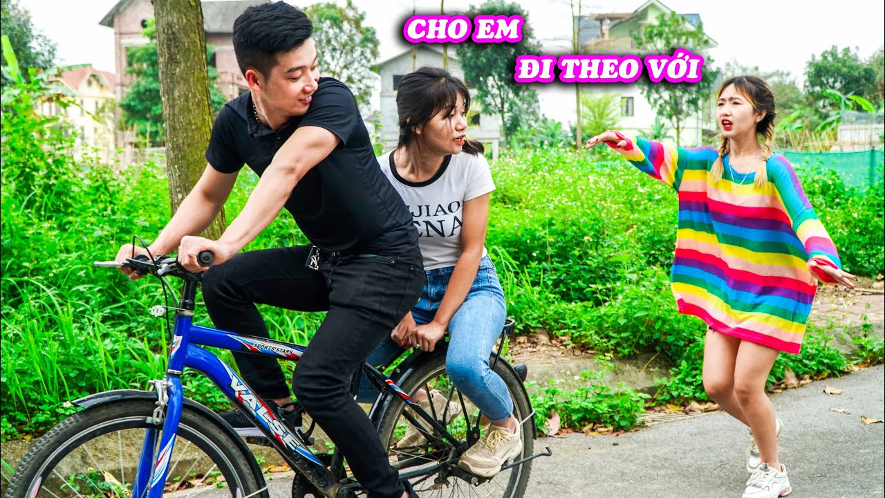 Hạt Tiêu Lanh Chanh Đòi Theo Chị Gái Đi Ăn Gà Rán Và Không May Bị Lạc Đường - Táo Xanh TV
