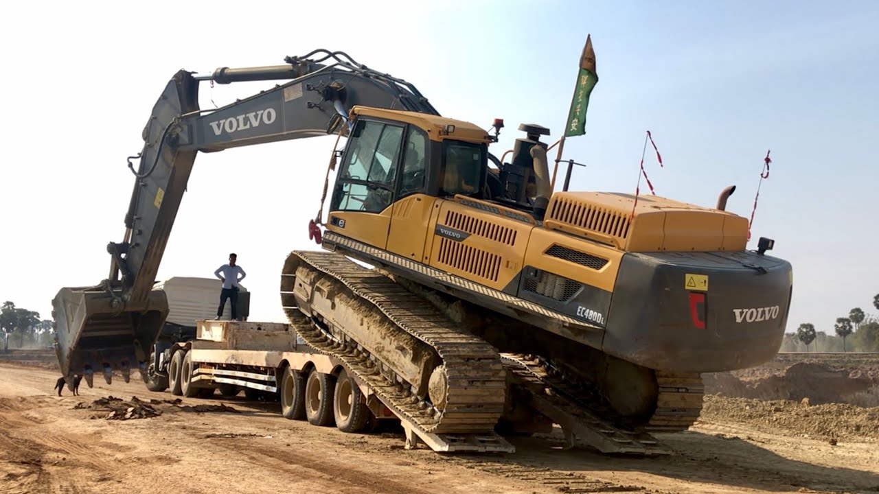 Transporting The Volvo EC480DL Excavator And Shacman Trailer Truck - Fasoulas Heavy