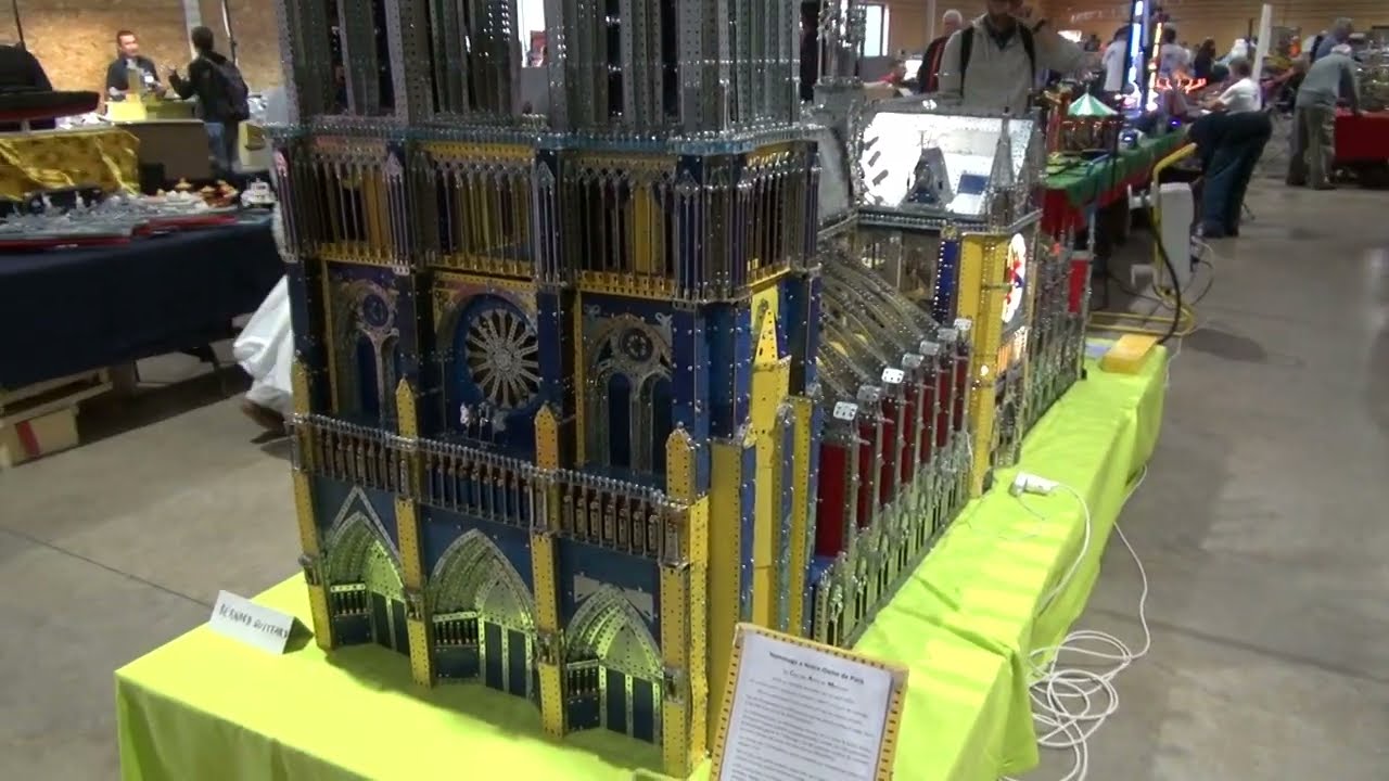 La cathédrale Notre-Dame de Paris en Meccano de Bernard - Mantes La Jolie 2023 RC