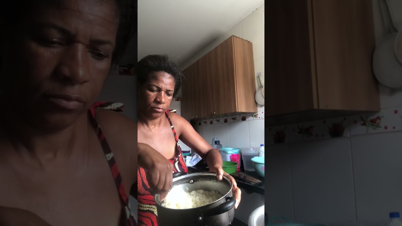 O Frango Assado Perfeito e Completo: Almoço de Hoje! 🍗🥗