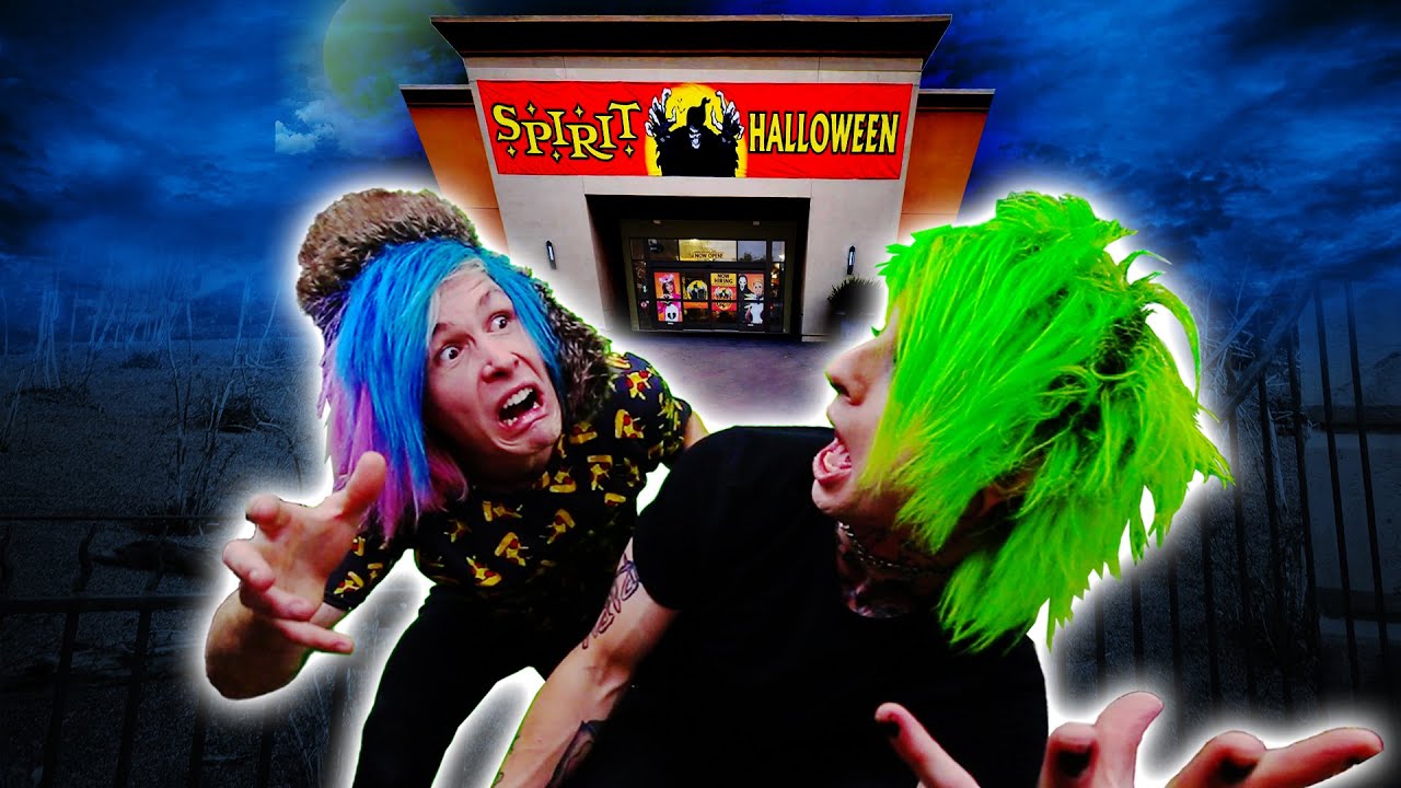 TRYING 13 PRANK IDEAS FROM SPIRIT HALLOWEEN