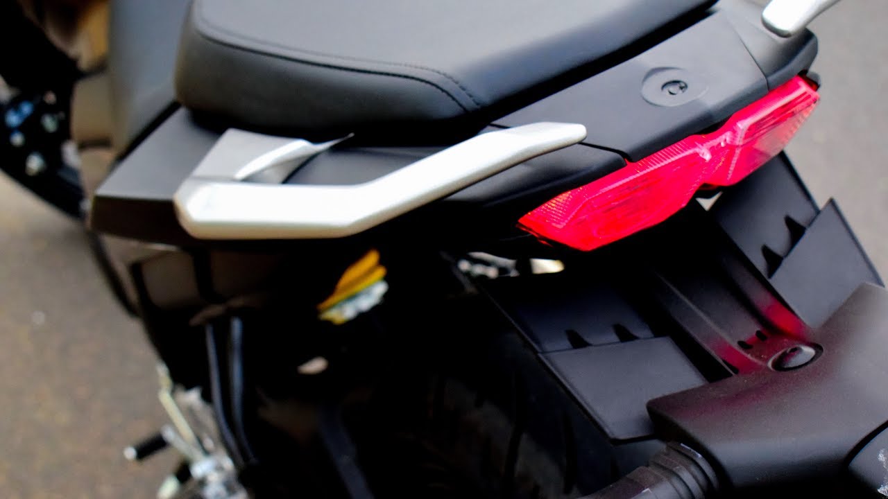 Really cool pics of Yamaha FZ25, Knight black on road