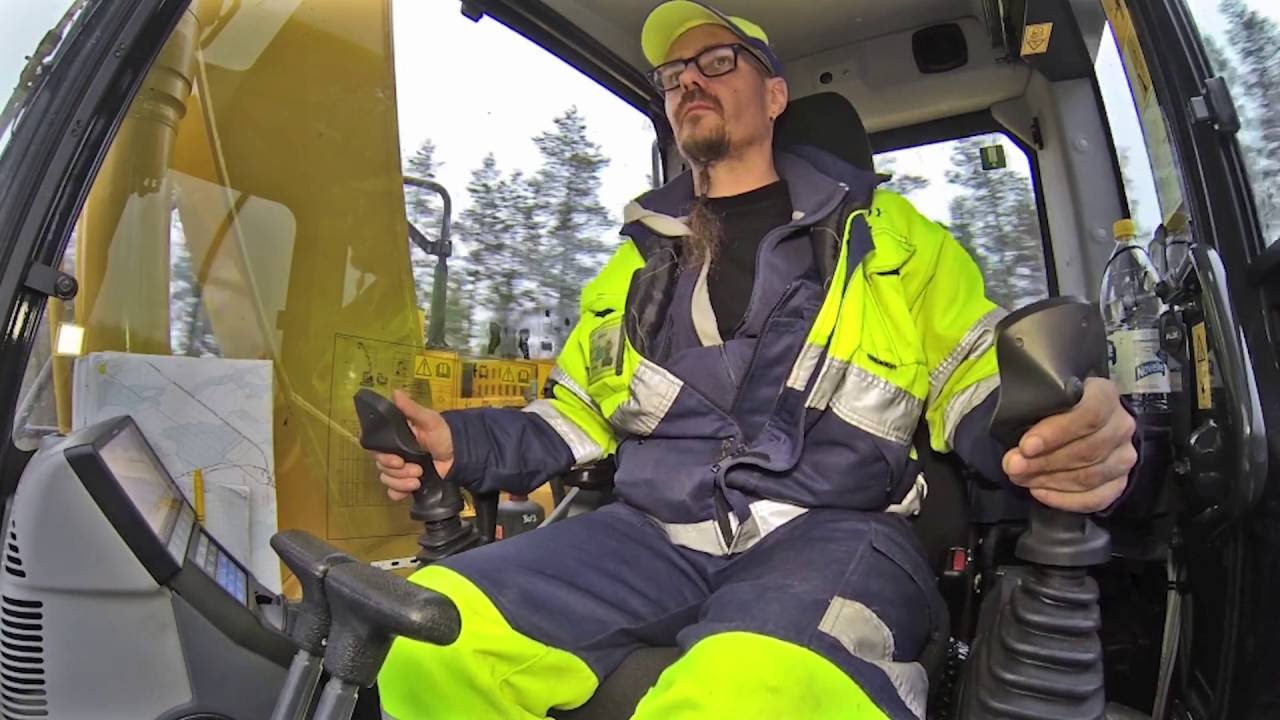 Komatsu 138 & engcon EC219  Tiiko Oy