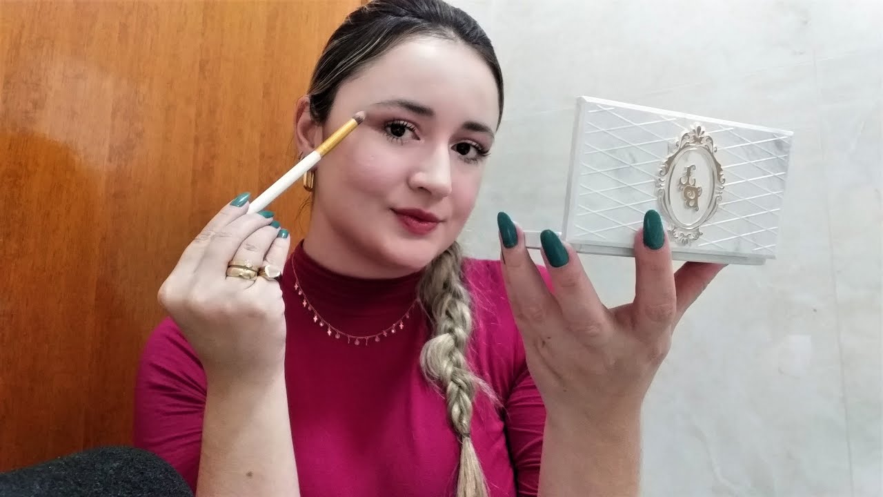 ASMR: ME MAQUIANDO E MASCANDO CHICLETE
