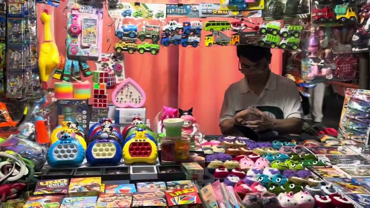 🌟 **Weekend Night Market in Hanoi!** 🌟