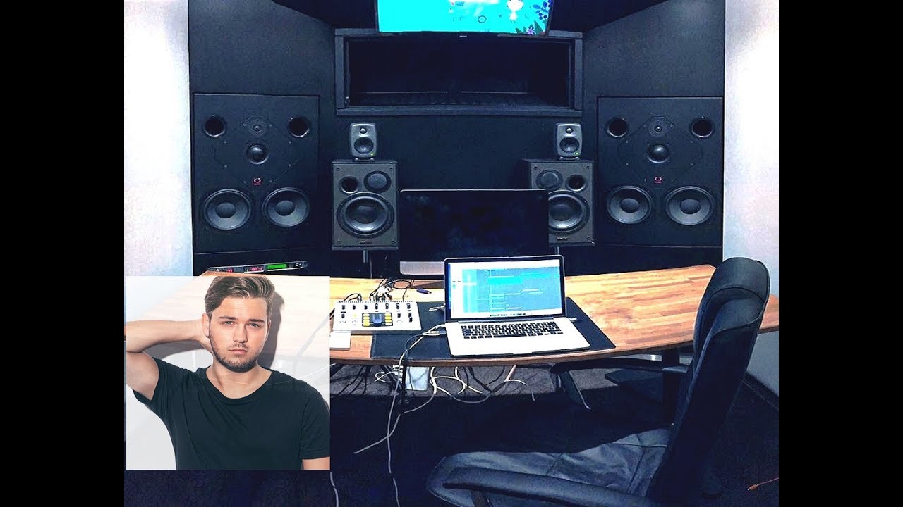 in The Studio With Thomas Newson