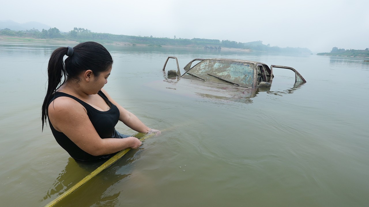 Heart-Stopping Moment: 17-Year-Old Girl Risks Her Life Recovering a Sunken Toyota | Part 1