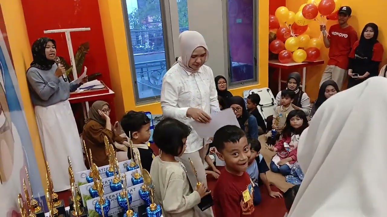 Hanan Juara Harapan 1 Lomba Membilang Benda di momoyo suhat, by Blossoms EO (22/02/2026)