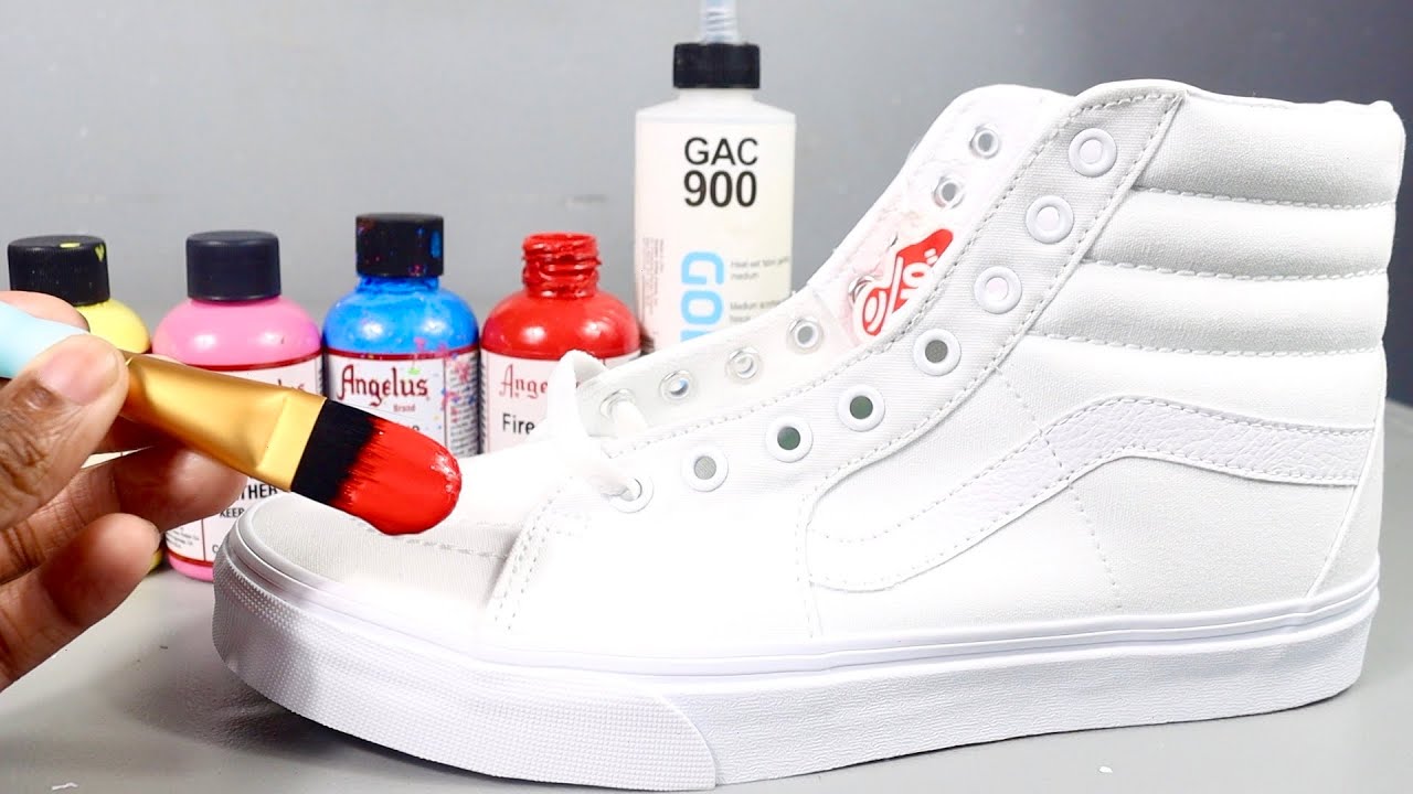 Как рисовать на тканевой обуви!🎨👟 (ЛЕГКО)